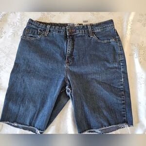Signature by Levi Strauss Women's Jean Shorts Denim Misses SZ 16